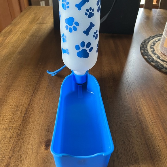 NEW Dog Portable Travel Foldable Water Bottle - Picture 6 of 7